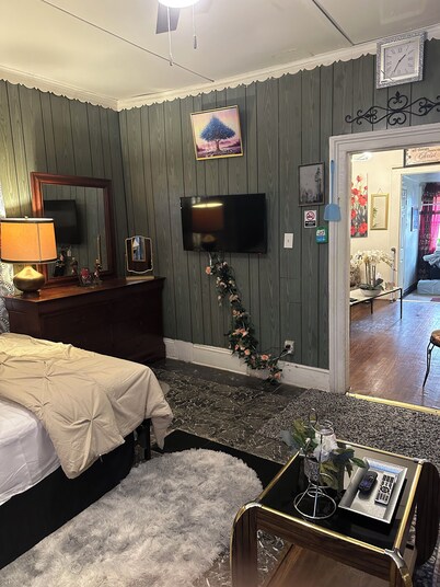 Comfortable,Convenient, Furnished 1-Bedroom Unit with Parking in Port Jervis, NY