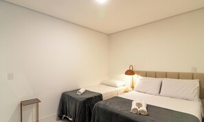 ベーシック アパートメント | 2 室のベッドルーム、WiFi (無料)