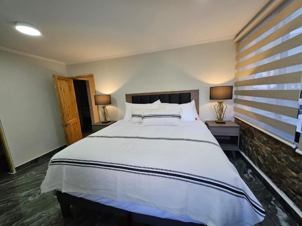 Minibar y caja de seguridad en la habitación 