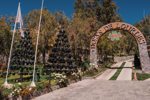 Front of property - Hotel Dorys de Lourdes (Paiguano)