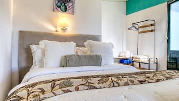 Iron/ironing board, free WiFi, bed sheets