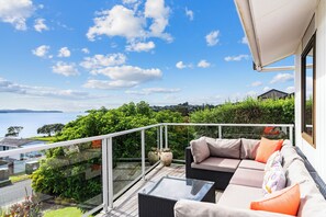 Property grounds - Panui Views - Snells Beach Holiday Home (Snells Beach)