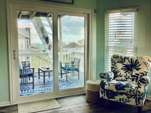 Casa adosada, varias camas, patio (Saltwater Solace) | Zona de estar