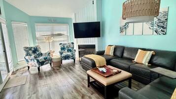 Townhome, Multiple Beds, Patio (Saltwater Solace) | Living area