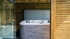 House | Outdoor spa tub - Peaceful Holiday Home Near Hannut (Hannut)