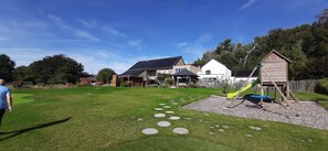 House | Children’s area - Peaceful Holiday Home Near Hannut (Hannut)