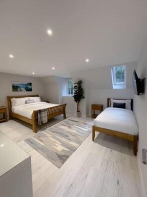 アイロン / アイロン台、WiFi、ベッドシーツ