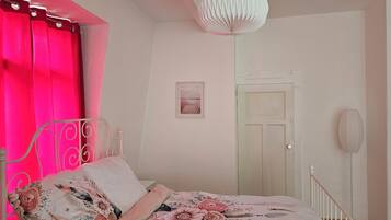 Wifi gratis y ropa de cama