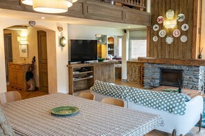 Apartment | Dining - Spacious Apartment 4br/10p - Megeve Center (Megeve)