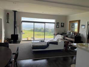 Living area - Ocean Shores Taranaki (Warea)