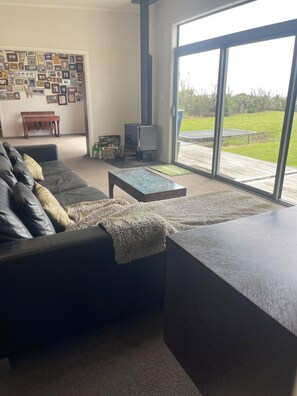 Living area - Ocean Shores Taranaki (Warea)