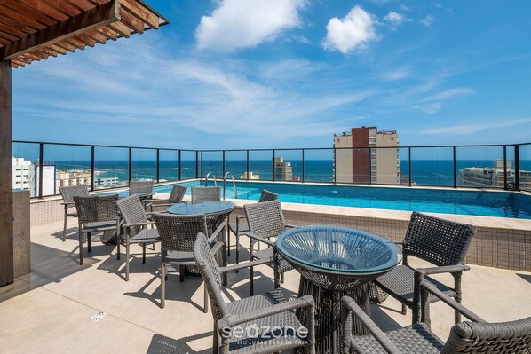 Hồ bơi ngoài trời 