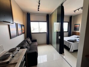 1 bedroom, free WiFi - Full Apartments in Building w/ Pool & gym 500m From the Beach - Hpas (Salvador)