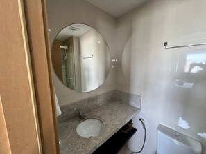 Apartamento básico | Banheiro