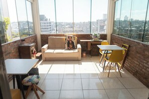 Rumah, Boleh Merokok | 5 kamar tidur
