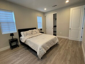 Iron/ironing board, WiFi, bed sheets - Modern New 3BR/2.5BA Home in SGV • Stylish, Spacious & Fully Furnished (South El Monte)