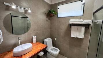 Quarto casal standard | Banheiro