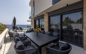Outdoor dining - Luxurious home in Dingac with sauna (Dingac)