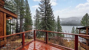 Interior - Cozy Donner Lake Cabin w/ Kayaks, Forest Views, Fireplace & Quick Ski Resort Access Donner Lake Refuge by Avantstay (Truckee)