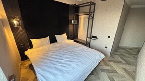 Klassieke kamer, 1 twee- of 2 eenpersoonsbedden | Een bureau, gratis wifi, beddengoed