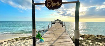 Suite with Pool & Waterpark View – Private Beach Access