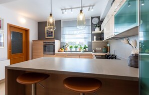 Fridge, microwave, stovetop, dishwasher - Awesome apartment in Silo with swimming pool (Silo)
