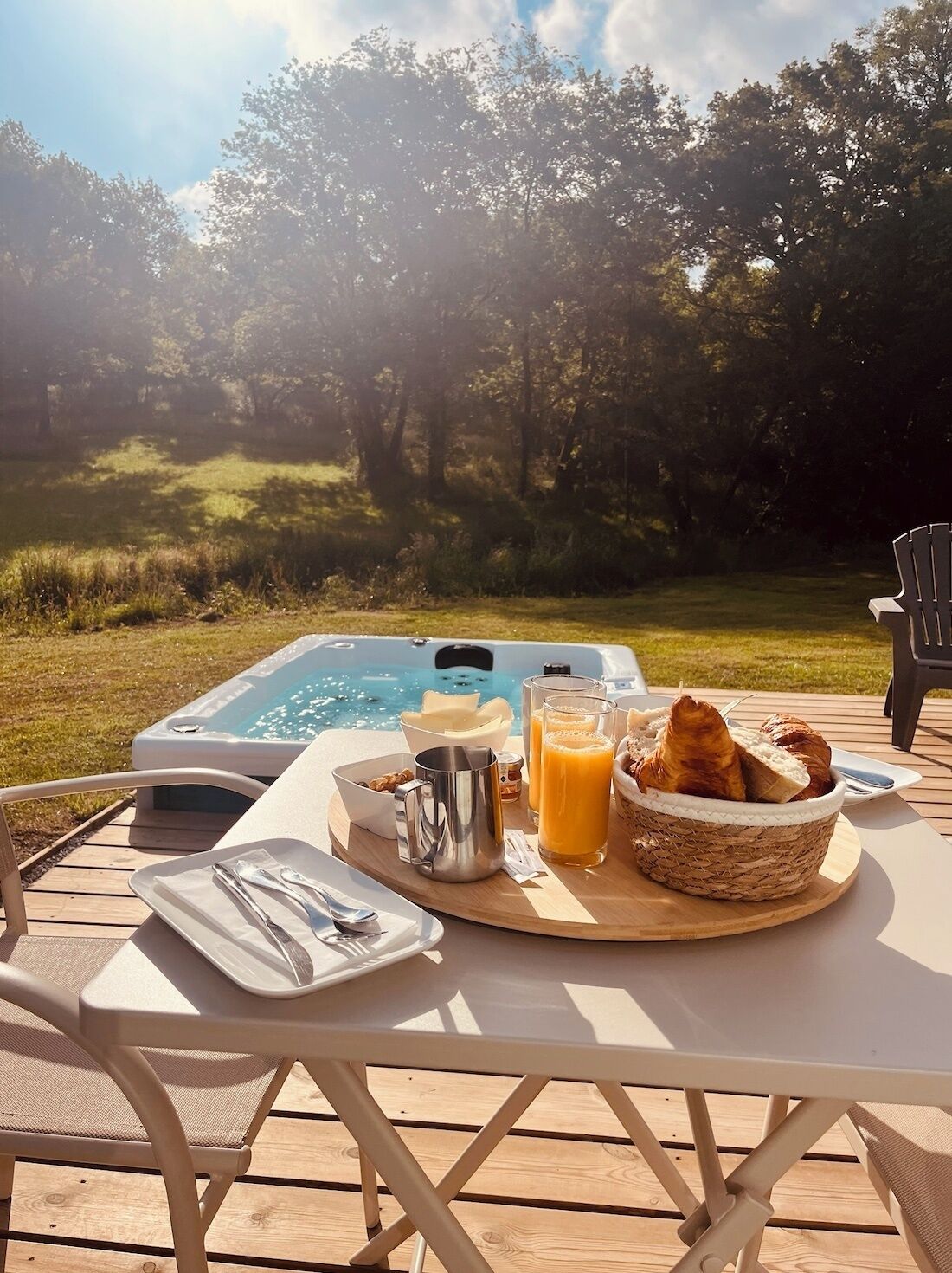 Laptop workspace, free WiFi