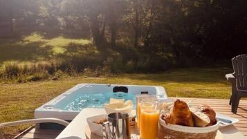 Laptop workspace, free WiFi