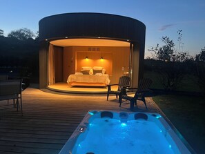 مساحة عمل للكمبيوتر المحمول وواي فاي مجانًا