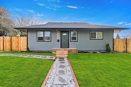 Exterior. Now with AC! Great N Tacoma Location: Spacious Yard-Game Room- King Bed-Firepit