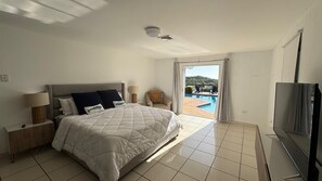 4 bedrooms, free WiFi - Family Beach House with an Amazing Ocean View (Naguabo)
