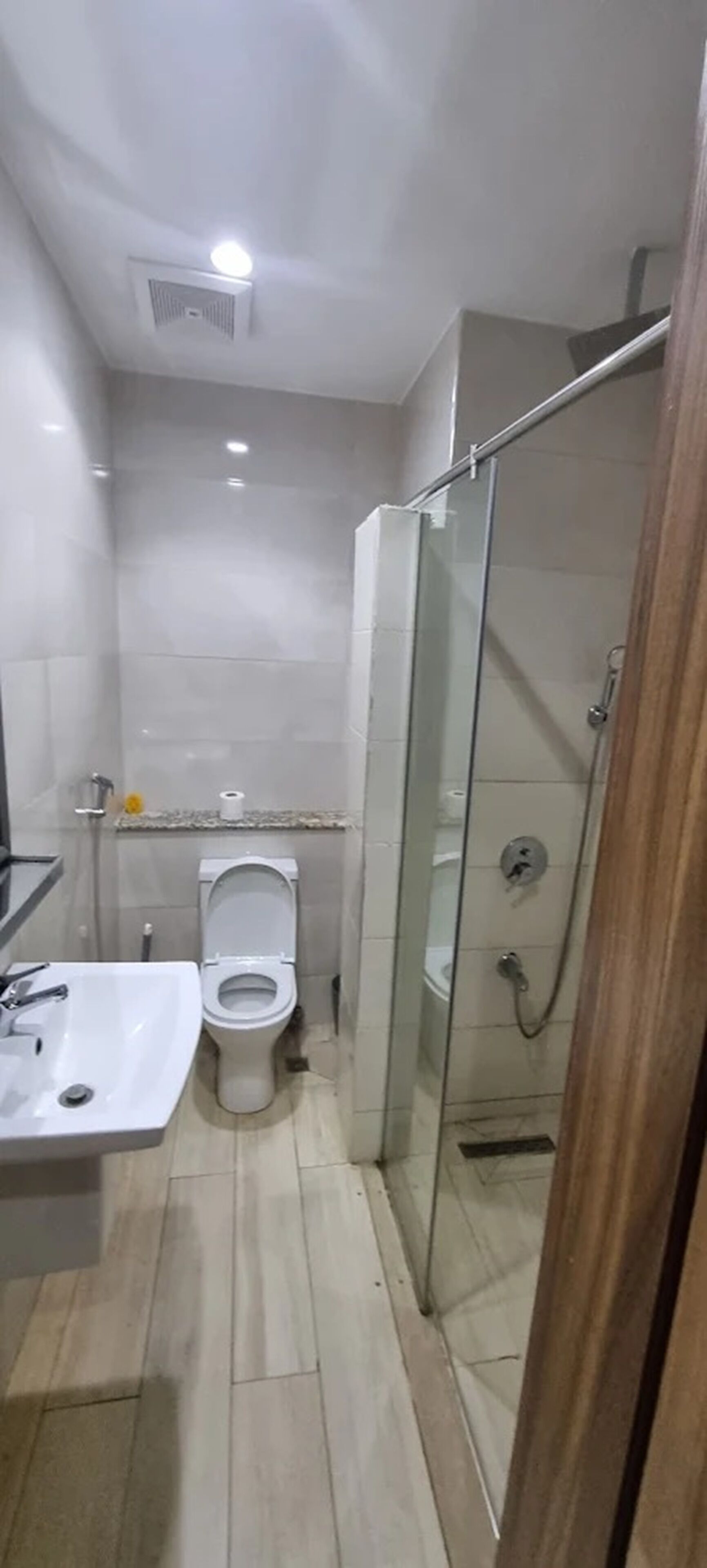 Shower, free toiletries, towels, soap