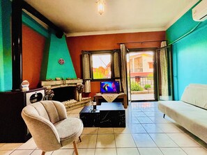 Smart TV - Anemeli 2 bedroom Apartment, Stoupa, 50m to beach. Stunning Sea & Mountain views (Stoupa)