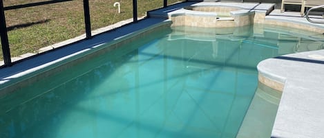 Piscine extérieure, piscine chauffée