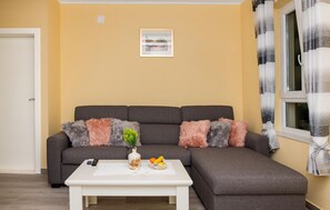 Smart TV - Amazing home in Primosten (Primosten)