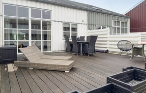 Outdoor dining - Beautiful home in Ebeltoft with sauna (Ebeltoft)
