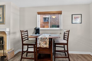 Dining - Charming East Denver Hideaway, Apartment in House (Denver)