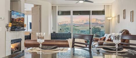 Fernseher, Kamin, Arbeitsbereiche