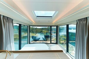 Luxury Room | Lake view