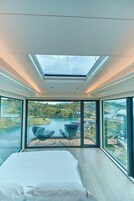 Sábanas de algodón egipcio, ropa de cama de alta calidad y minibar 