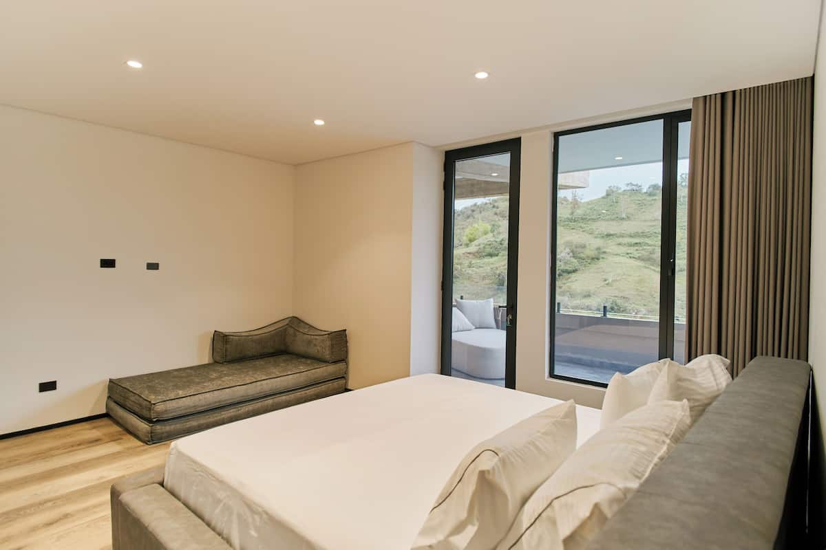 Sábanas de algodón egipcio, ropa de cama de alta calidad y minibar