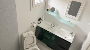 Shower - 2 bedroom amazing home in Samsø (Samsø)