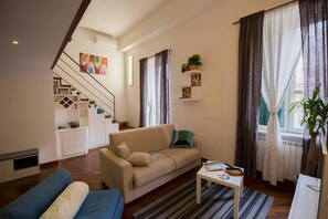 Flat-screen TV - NapoliStayIn  Modern Flat in the center of Naples (Napoli)