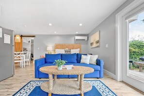Living area - Coral Cottage on the Canal, just a 1/2 mile to the Beach (St. Augustine)