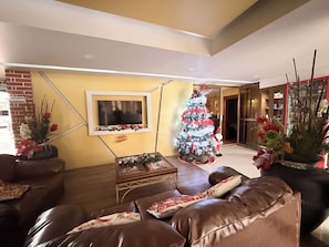 Lobby sitting area - Hotel Señorial (Heroica Matamoros)