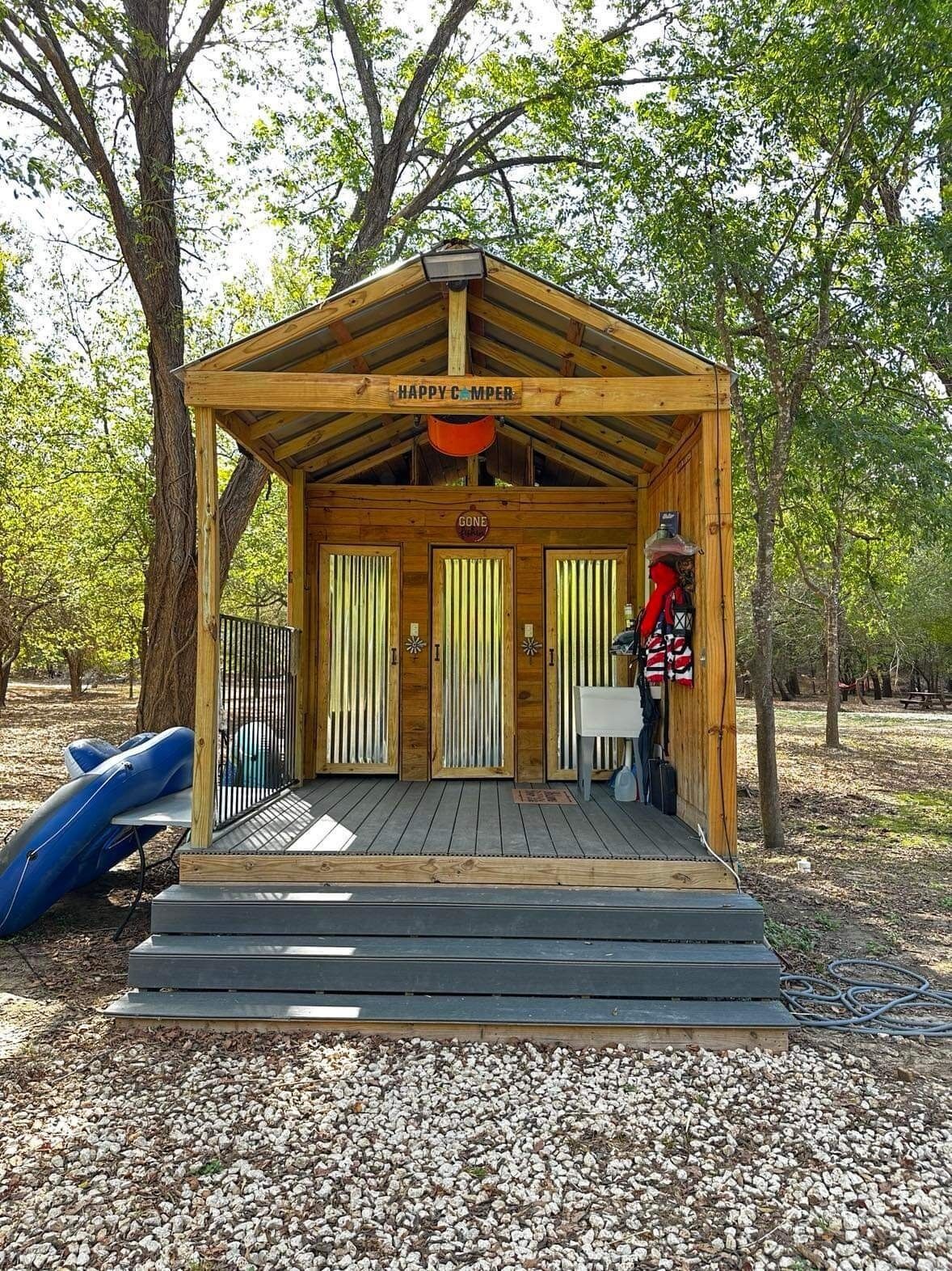 المنطقة المحيطة بالمنشأة