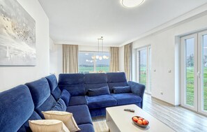 Smart TV - Lovely home in Wurster Nordseeküste with sauna (Wurster Nordseeküste)