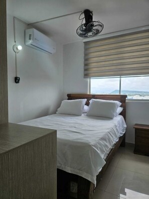 Iron/ironing board, Internet, bed sheets - Confort For Work And Rest - Private Parking (Bolívar)