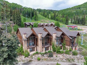Exterior - Luxury Elkpoint 3-True Ski-In/Out Pet Allowed Villa (Durango)