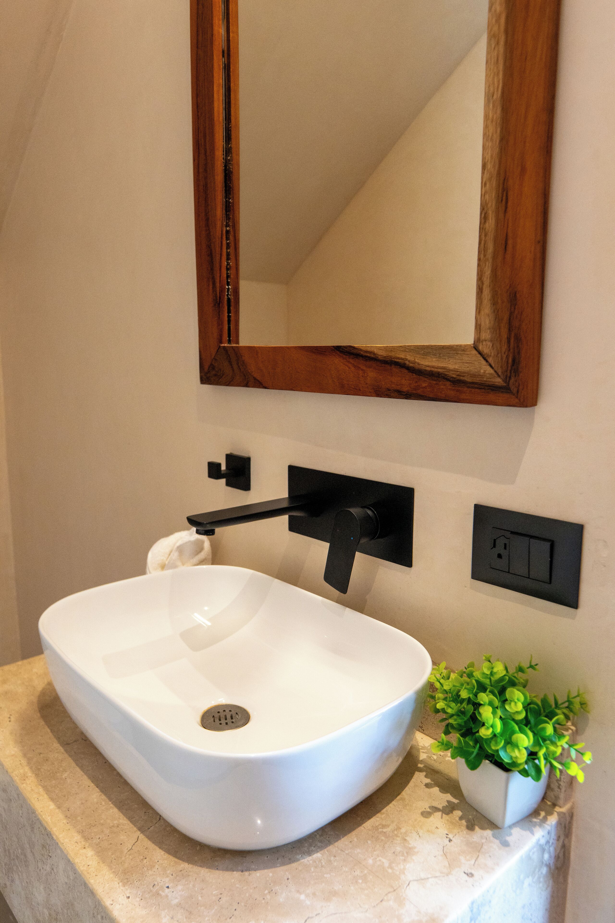 Deluxe Villa, 2 Bedrooms, Garden View | Bilik Mandi | Pancuran mandi, pengering rambut, tuala disediakan 